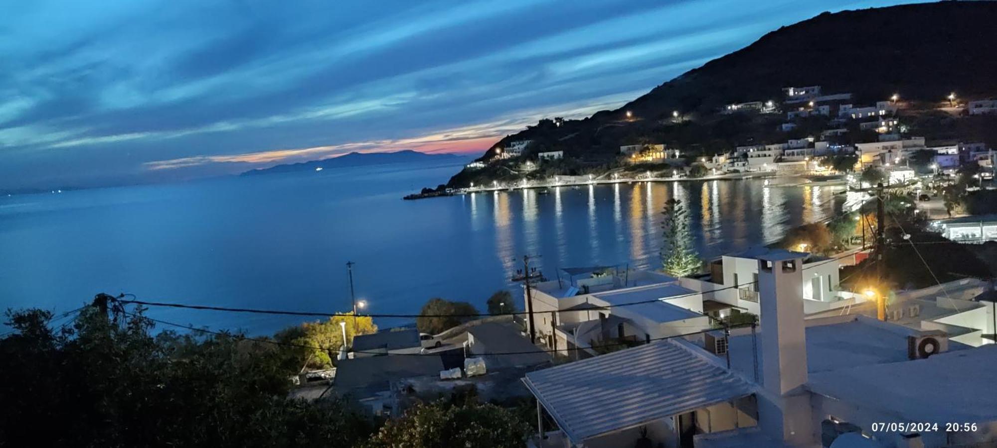 White Lotus Seaside Apartment Kini エクステリア 写真